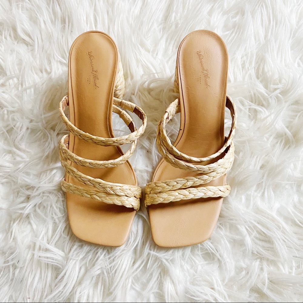 Wedged sandals